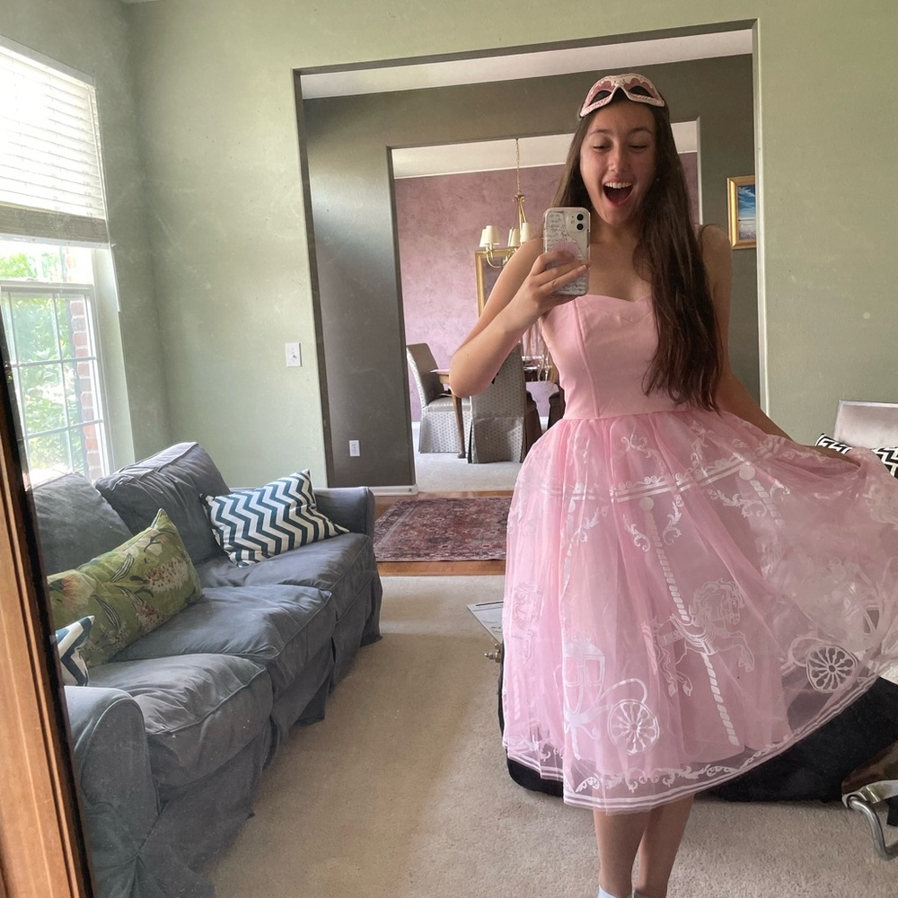 Unique vintage carousel dress 💖🎠